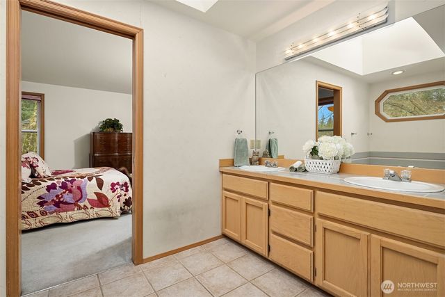 2122 221st Place NE, Sammamish, WA 98074