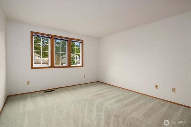 2122 221st Place NE, Sammamish, WA 98074