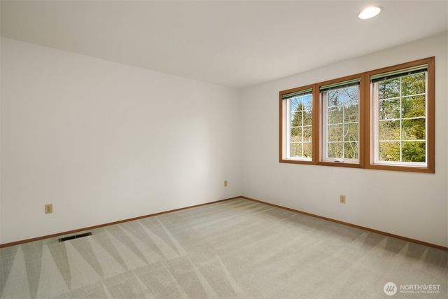 2122 221st Place NE, Sammamish, WA 98074