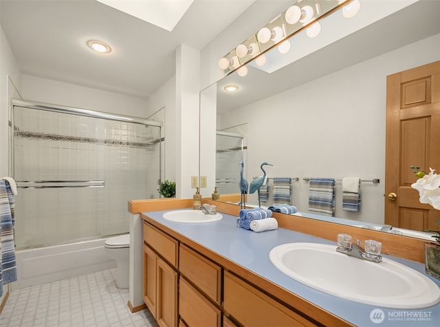 2122 221st Place NE, Sammamish, WA 98074