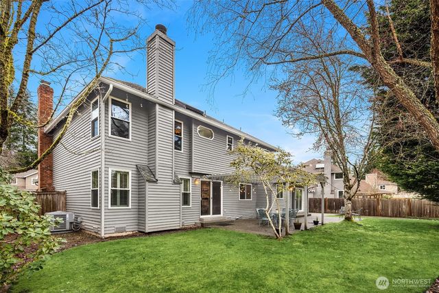 2122 221st Place NE, Sammamish, WA 98074