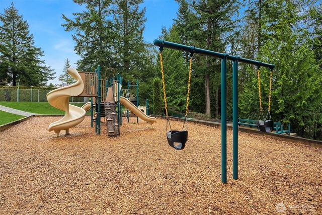 2122 221st Place NE, Sammamish, WA 98074