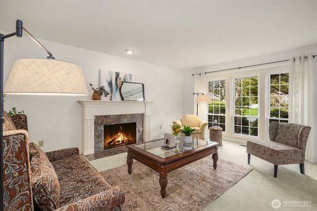 2122 221st Place NE, Sammamish, WA 98074