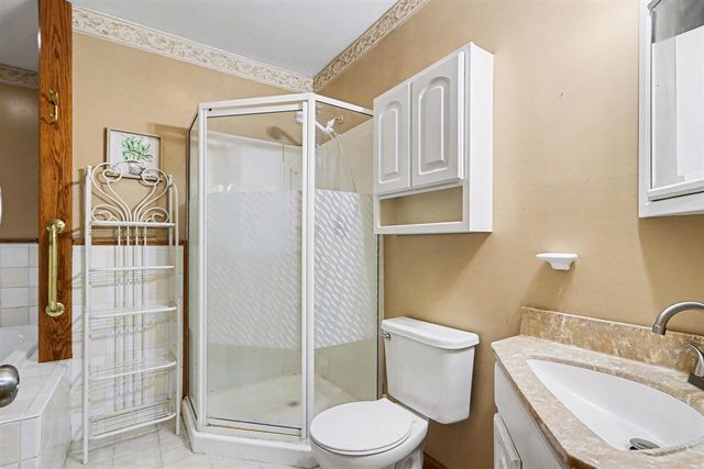 320 S Sunset Street, Plainwell, MI 49080