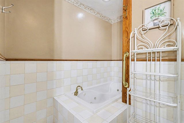 320 S Sunset Street, Plainwell, MI 49080