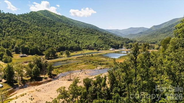 1458 Riverview Road 1, Burnsville, NC 28714