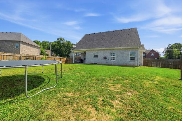 1213 Rivercrest Dr, Murfreesboro, TN 37129