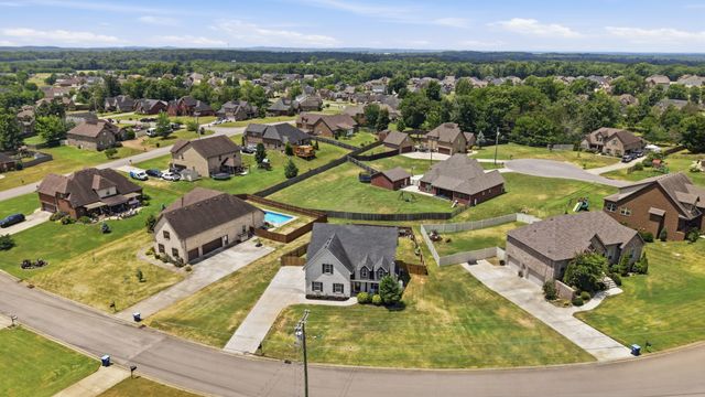 1213 Rivercrest Dr, Murfreesboro, TN 37129