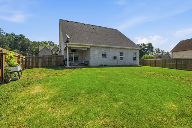1213 Rivercrest Dr, Murfreesboro, TN 37129