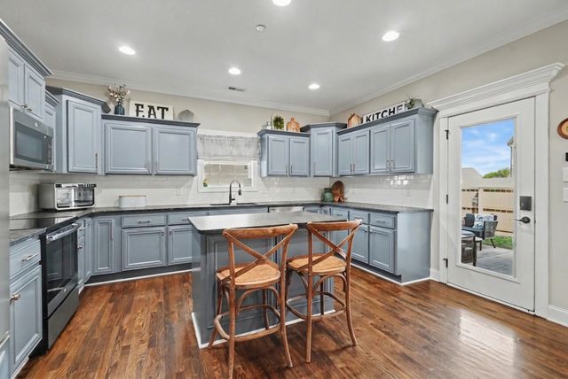 1213 Rivercrest Dr, Murfreesboro, TN 37129