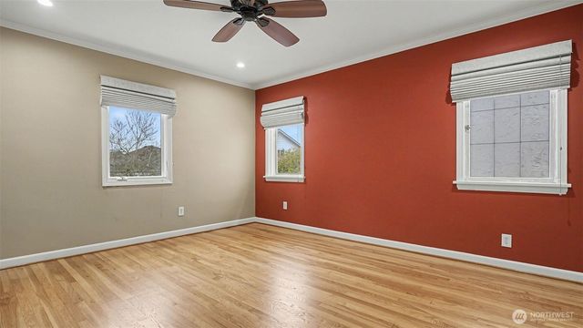 4335 NE 45th Street, Seattle, WA 98105