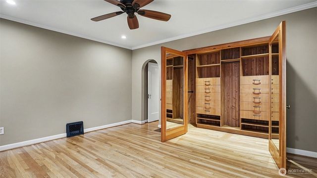 4335 NE 45th Street, Seattle, WA 98105