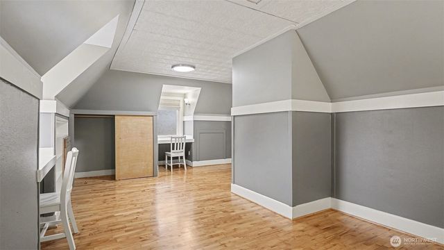 4335 NE 45th Street, Seattle, WA 98105