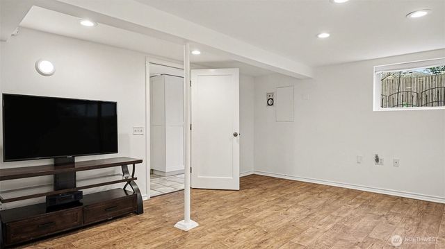 4335 NE 45th Street, Seattle, WA 98105