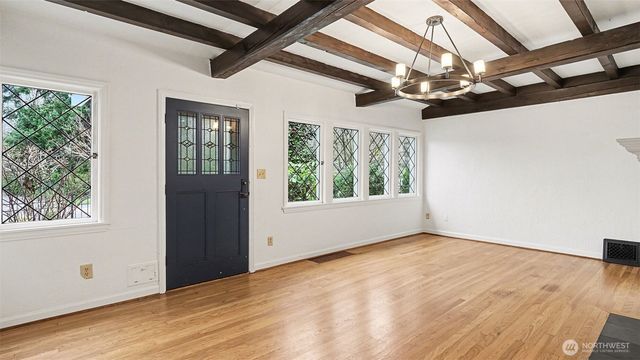 4335 NE 45th Street, Seattle, WA 98105