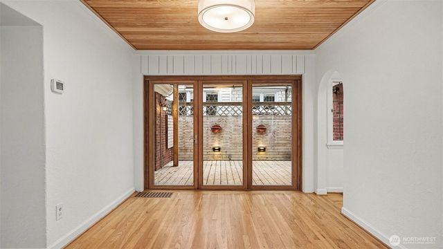 4335 NE 45th Street, Seattle, WA 98105