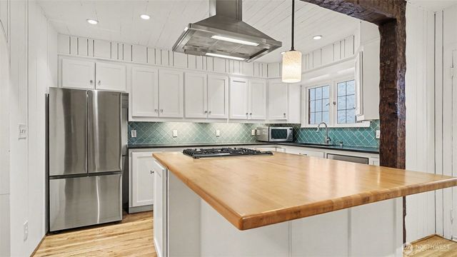 4335 NE 45th Street, Seattle, WA 98105