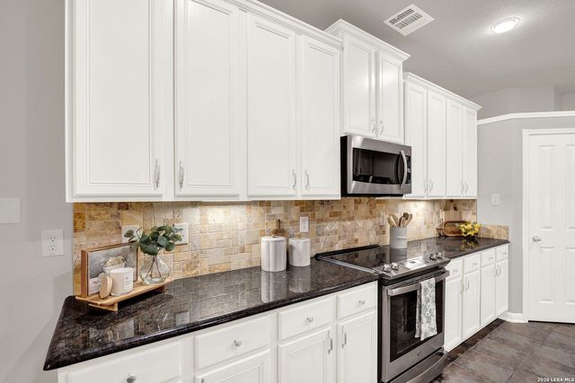9223 TAY DR, Helotes, TX 78023