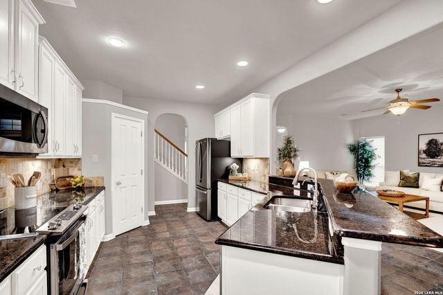9223 TAY DR, Helotes, TX 78023