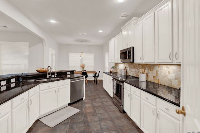 9223 TAY DR, Helotes, TX 78023
