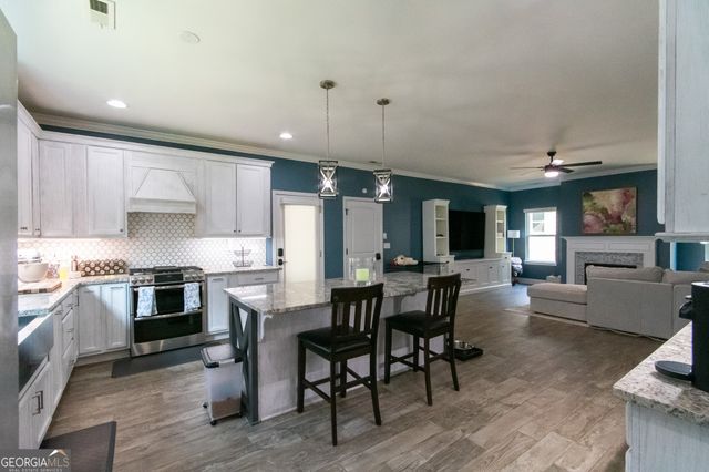 118 Newnan Lakes Boulevard, Newnan, GA 30263