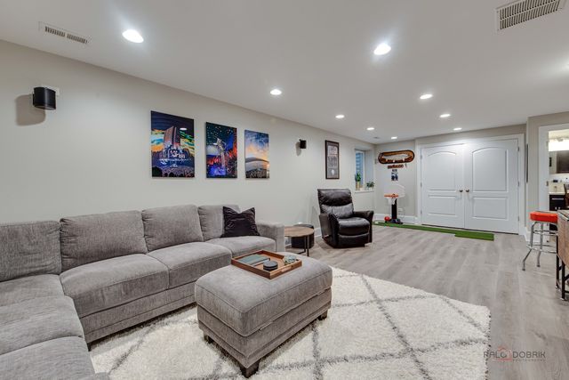 225 N Brockway Street, Palatine, IL 60067