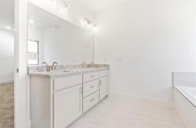 7004 Basswood Avenue, Bentonville, AR 72713