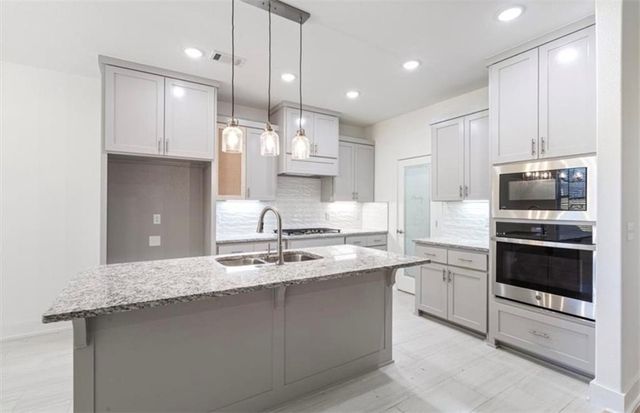 7004 Basswood Avenue, Bentonville, AR 72713