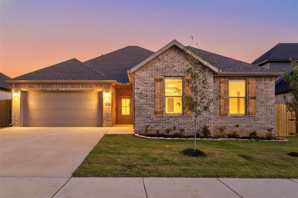 7004 Basswood Avenue, Bentonville, AR 72713