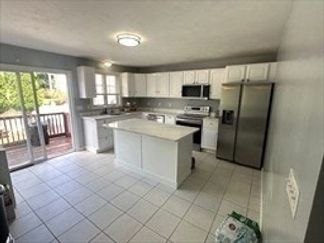 3-A Friedel Street, Worcester, MA 01603