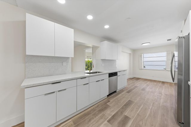 7198 E Pine Forest Cir Circle E, Lake Worth, FL 33467