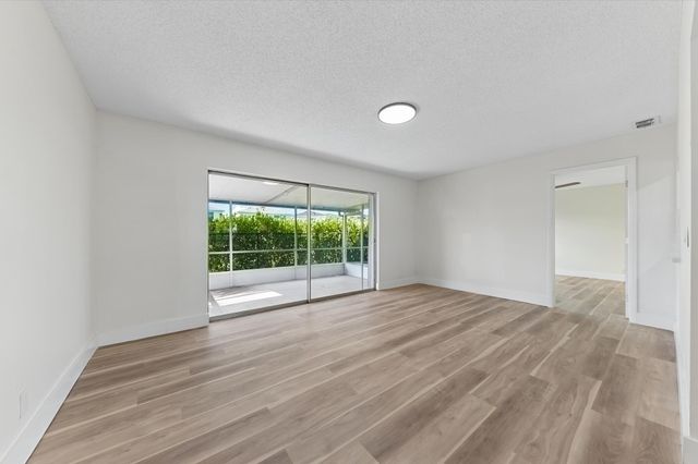 7198 E Pine Forest Cir Circle E, Lake Worth, FL 33467