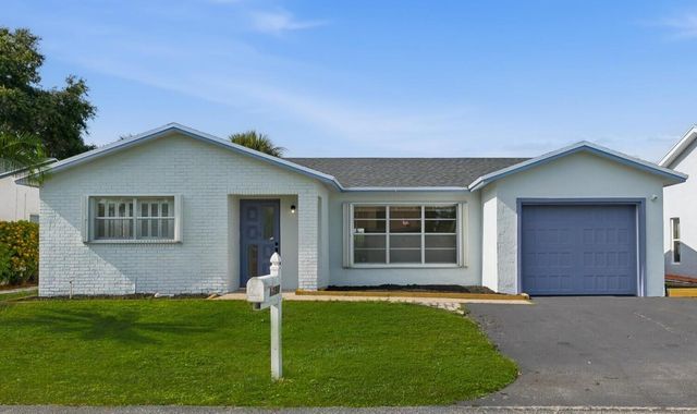 7198 E Pine Forest Cir Circle E, Lake Worth, FL 33467
