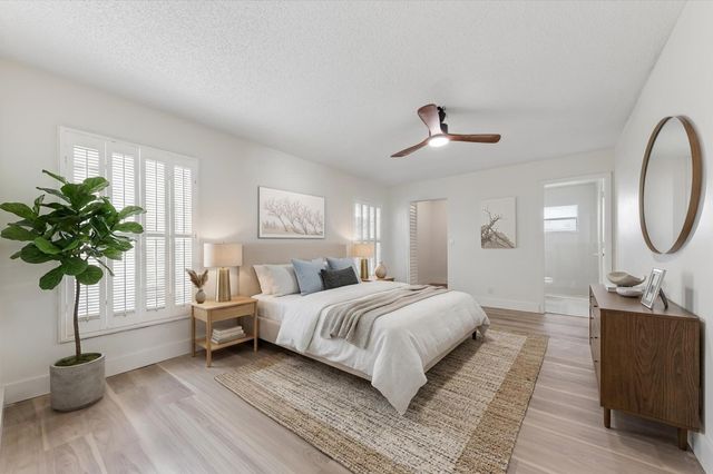7198 E Pine Forest Cir Circle E, Lake Worth, FL 33467