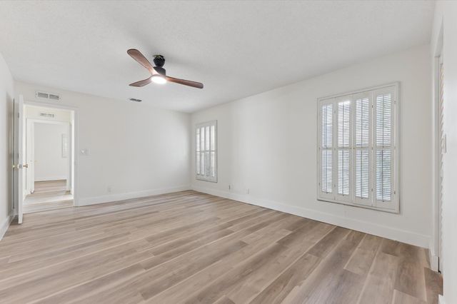 7198 E Pine Forest Cir Circle E, Lake Worth, FL 33467