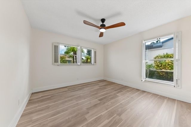7198 E Pine Forest Cir Circle E, Lake Worth, FL 33467