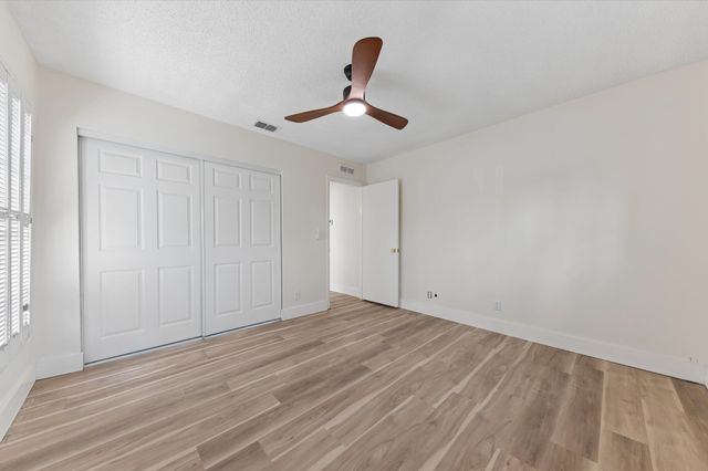 7198 E Pine Forest Cir Circle E, Lake Worth, FL 33467