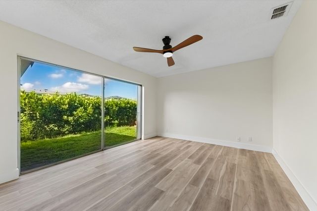 7198 E Pine Forest Cir Circle E, Lake Worth, FL 33467