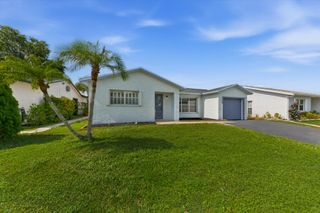 7198 E Pine Forest Cir Circle E, Lake Worth, FL 33467