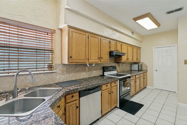 3004 Forest Creek Drive, Fort Worth, TX 76123