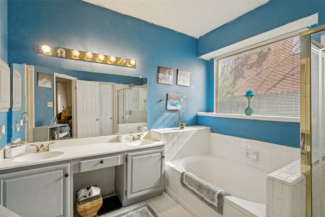 3004 Forest Creek Drive, Fort Worth, TX 76123