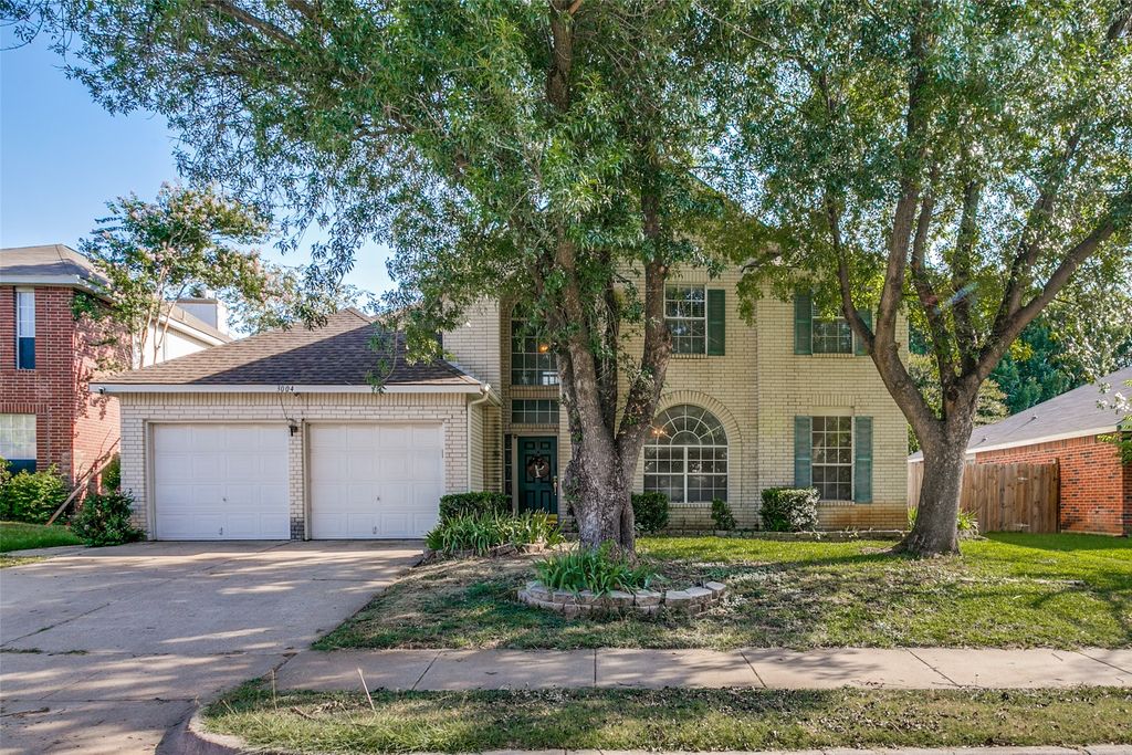 3004 Forest Creek Drive, Fort Worth, TX 76123