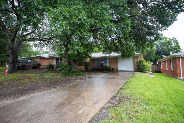 11332 Lanewood Circle, Dallas, TX 75218