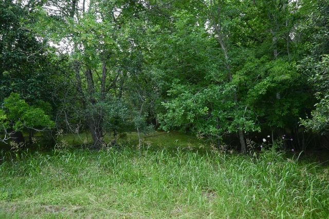 72 N Kessler Ave, Schulenburg, TX 78956