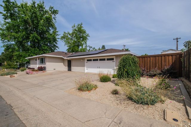 5249 Adelaide Way, Carmichael, CA 95608