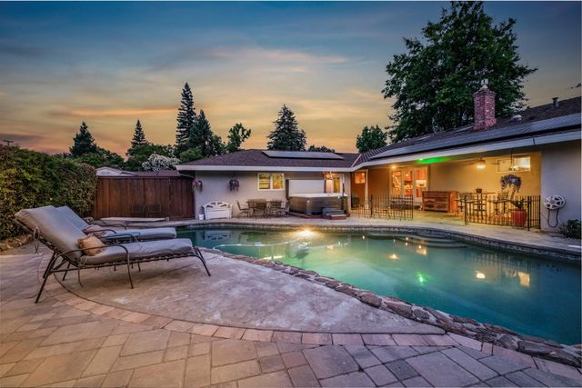5249 Adelaide Way, Carmichael, CA 95608