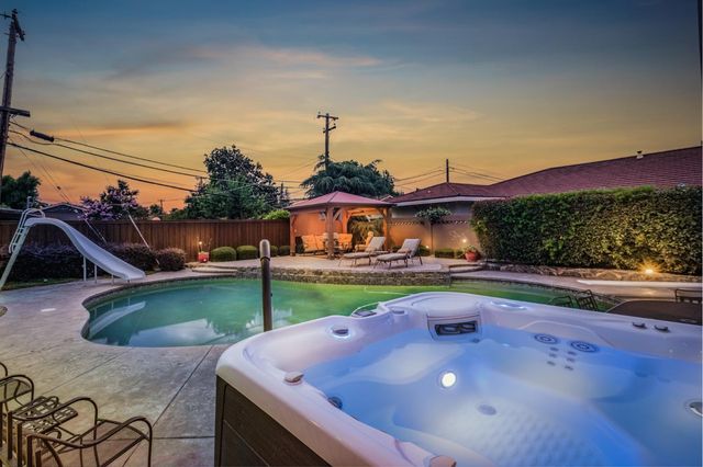5249 Adelaide Way, Carmichael, CA 95608