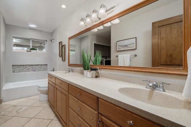 5249 Adelaide Way, Carmichael, CA 95608