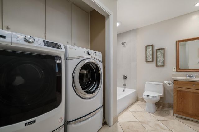 5249 Adelaide Way, Carmichael, CA 95608