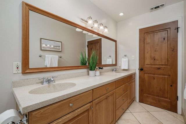 5249 Adelaide Way, Carmichael, CA 95608